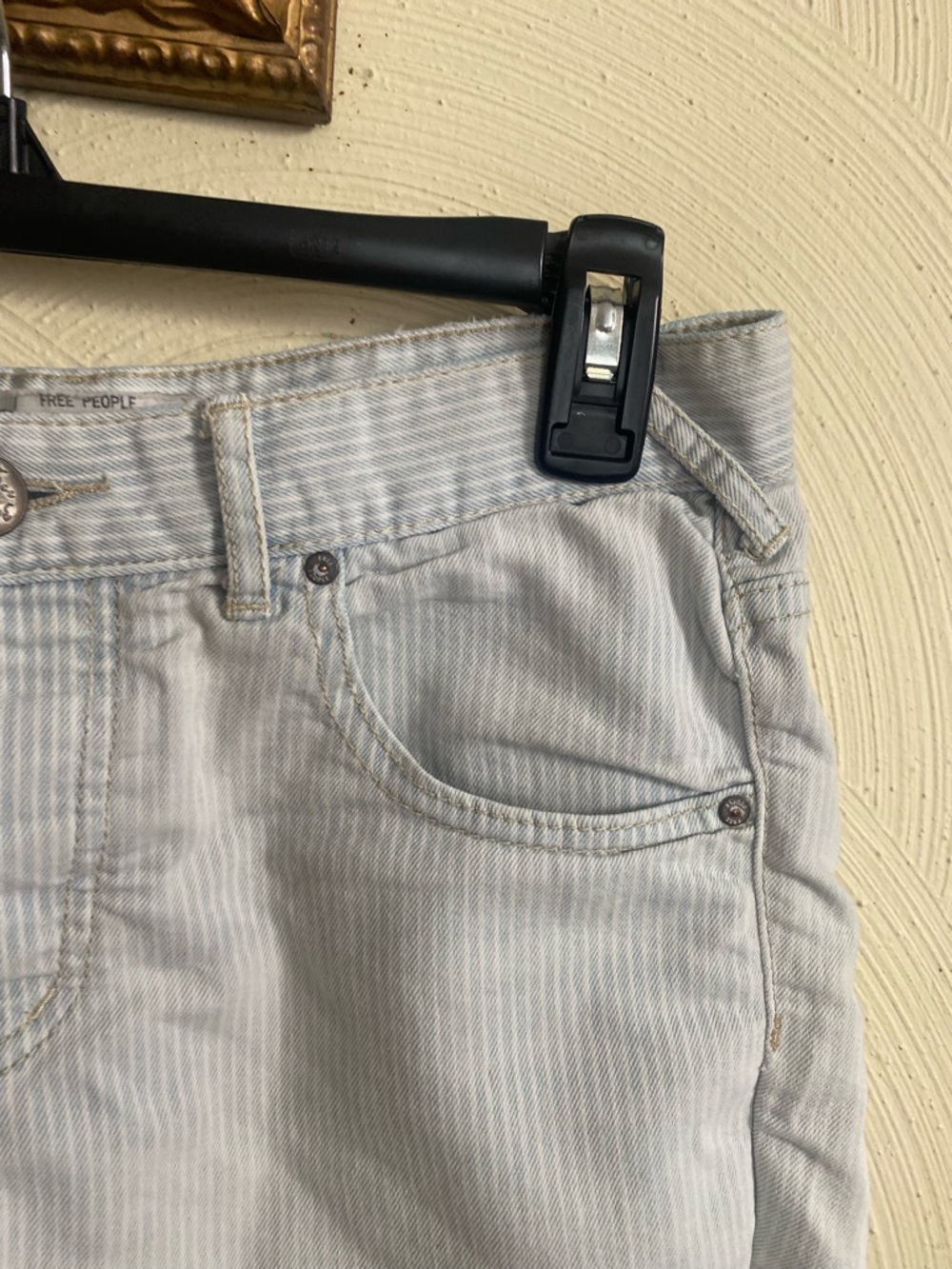 Free People Light Blue White Stripes Frayed Hem Denim Shorts - Casual Sz 25 - Picture 6 of 13
